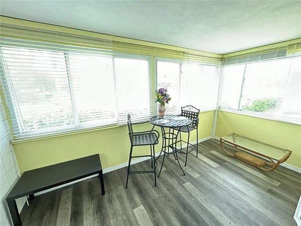 $1,100 | 3900 Roxane Boulevard, Unit 8B, Sarasota, FL 34235