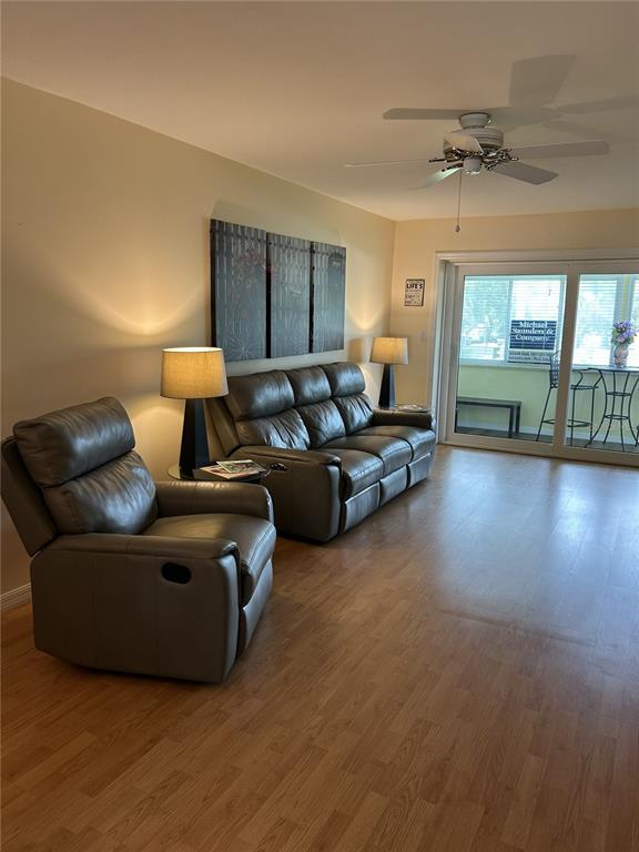 3900 Roxane Boulevard, Unit 8B Sarasota, FL 34235 - Photo 10 of 16