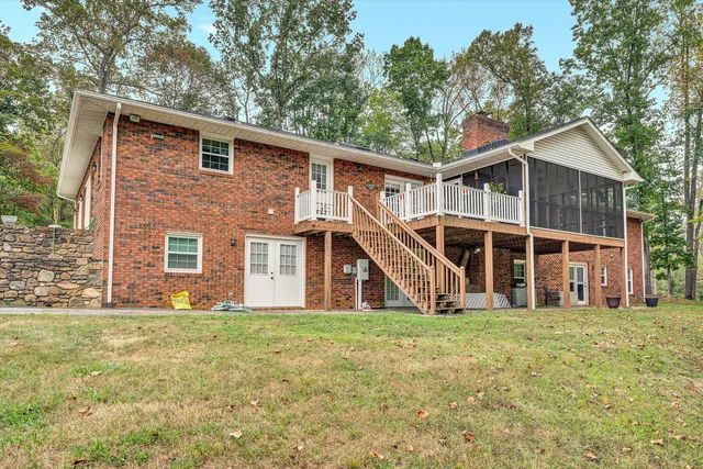 $549,950 | 407 Brookledge Drive, Vinton, VA 24179