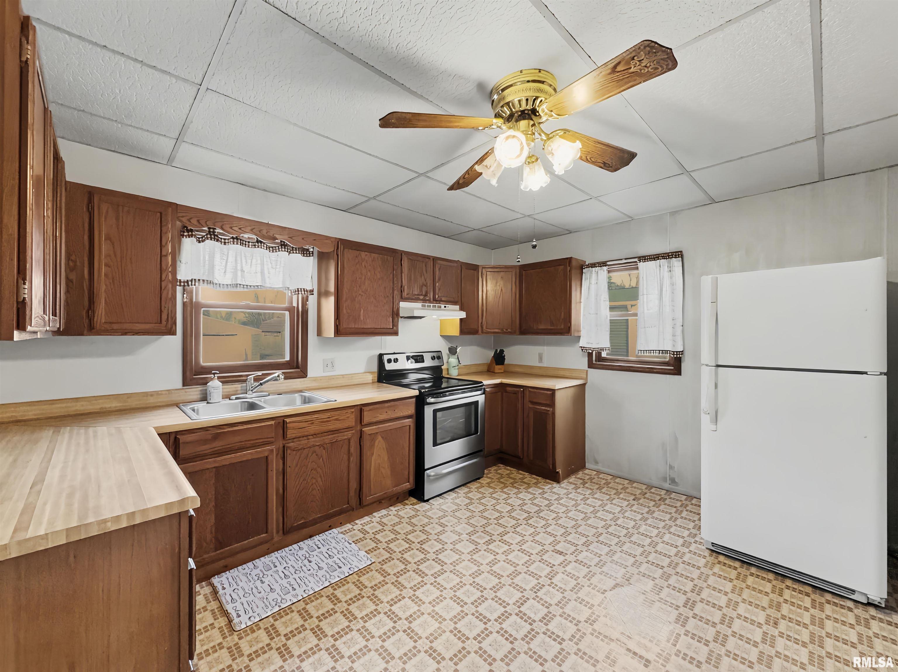 1005 West Stotlar Street Herrin, IL 62948 - Photo 6 of 28