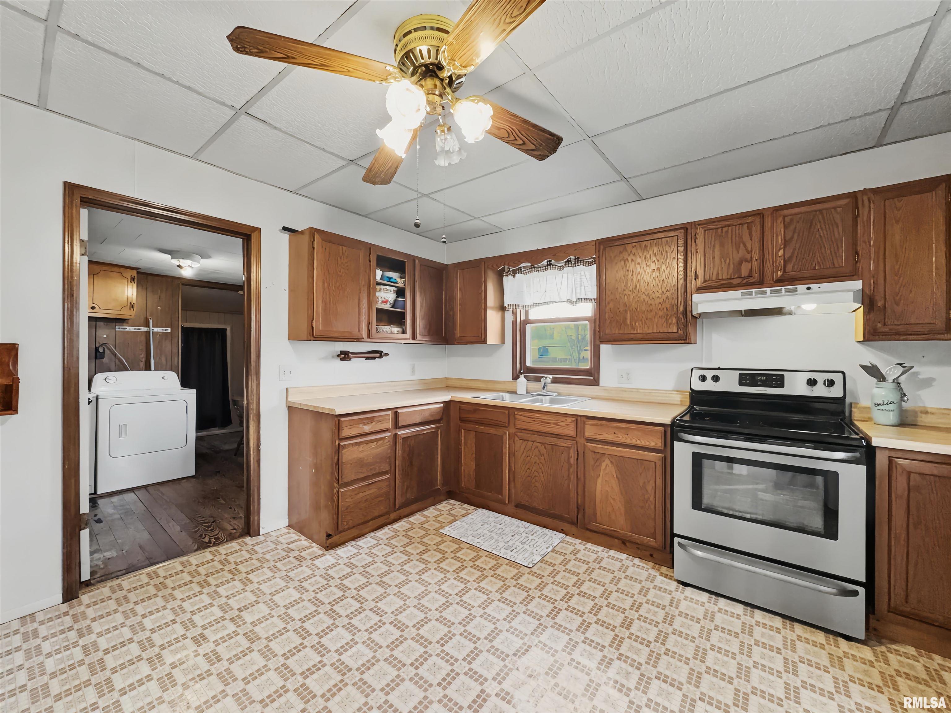 1005 West Stotlar Street Herrin, IL 62948 - Photo 7 of 28