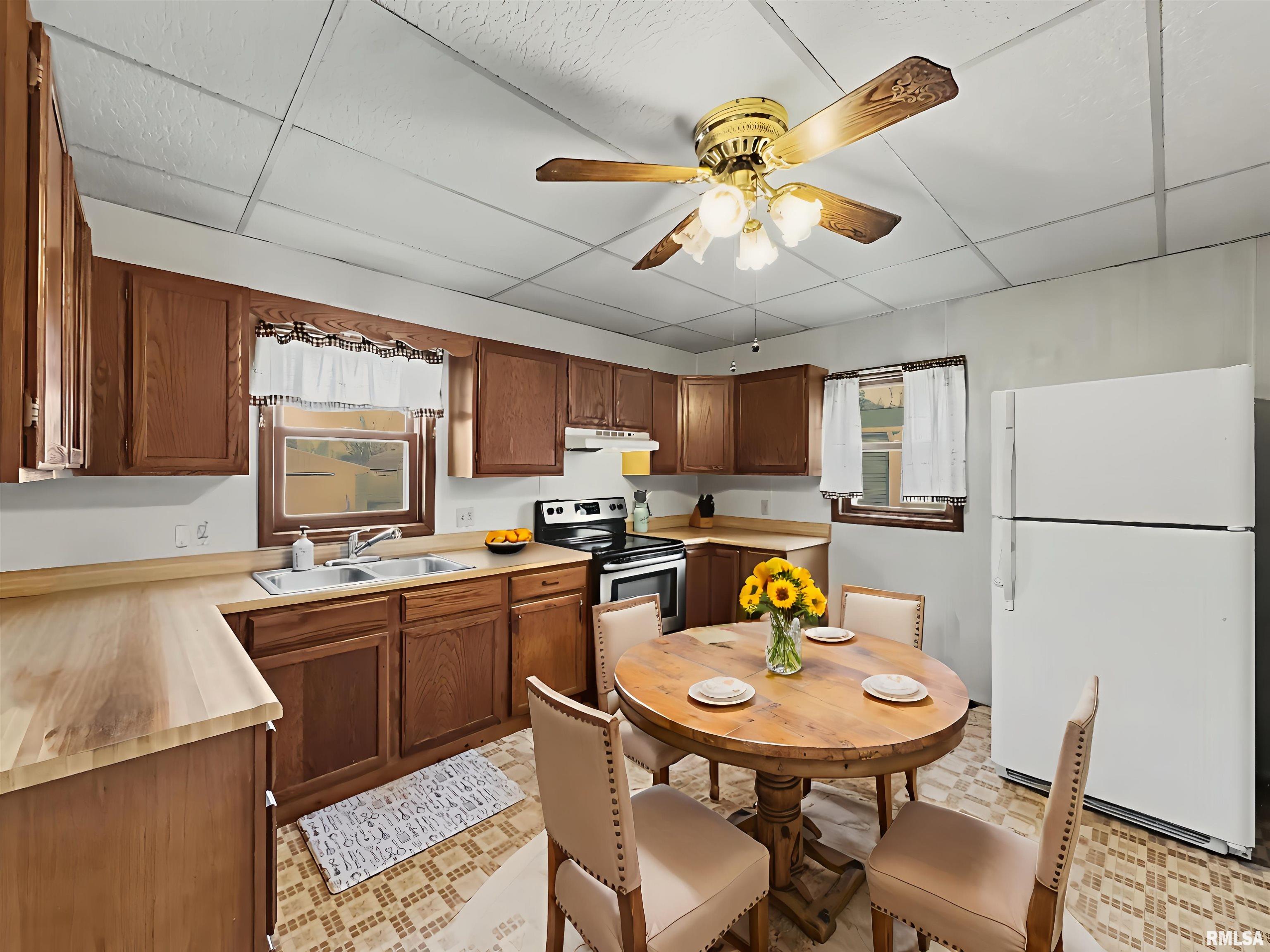 1005 West Stotlar Street Herrin, IL 62948 - Photo 8 of 28