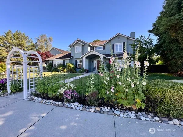 $1,215,000 | 2453 Grand Avenue, East Wenatchee, WA 98802