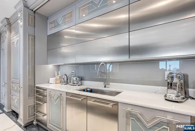 $2,888,000 | 1512 Palisade Avenue, Unit 20ARPH, Fort Lee, NJ 07024