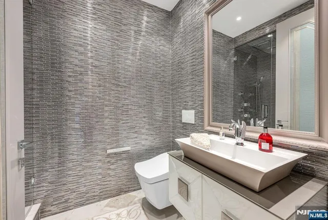 $2,888,000 | 1512 Palisade Avenue, Unit 20ARPH, Fort Lee, NJ 07024