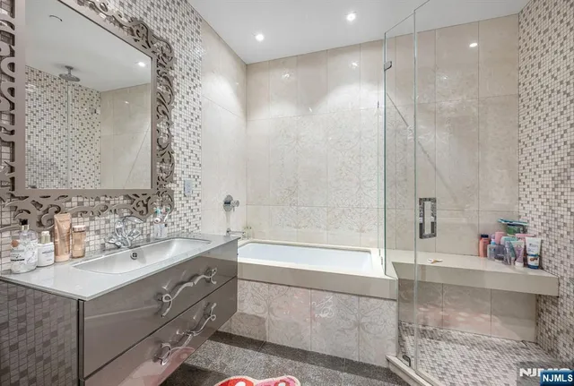 $2,888,000 | 1512 Palisade Avenue, Unit 20ARPH, Fort Lee, NJ 07024