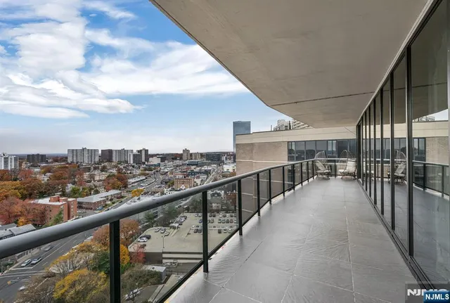 $2,888,000 | 1512 Palisade Avenue, Unit 20ARPH, Fort Lee, NJ 07024