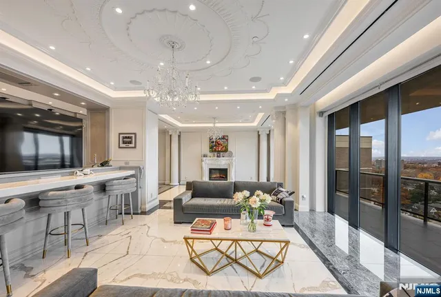 $2,888,000 | 1512 Palisade Avenue, Unit 20ARPH, Fort Lee, NJ 07024