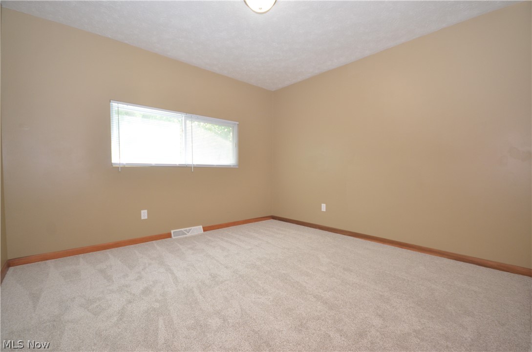 625 Hillman Road Akron, OH 44312 - Photo 17 of 39