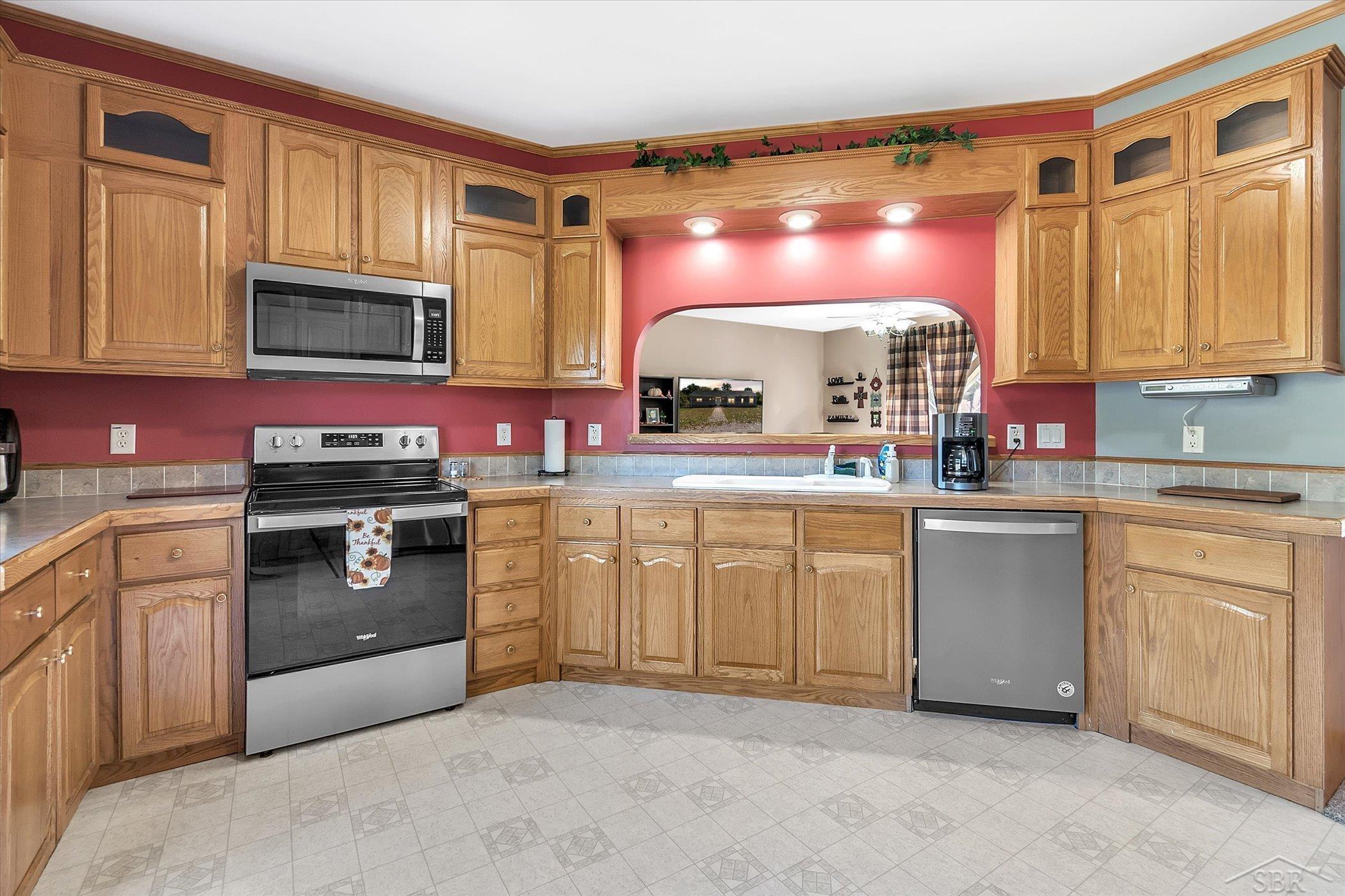 4758 North Meridian Road Hope, MI 48628 - Photo 16 of 65 50091232-15.JPG