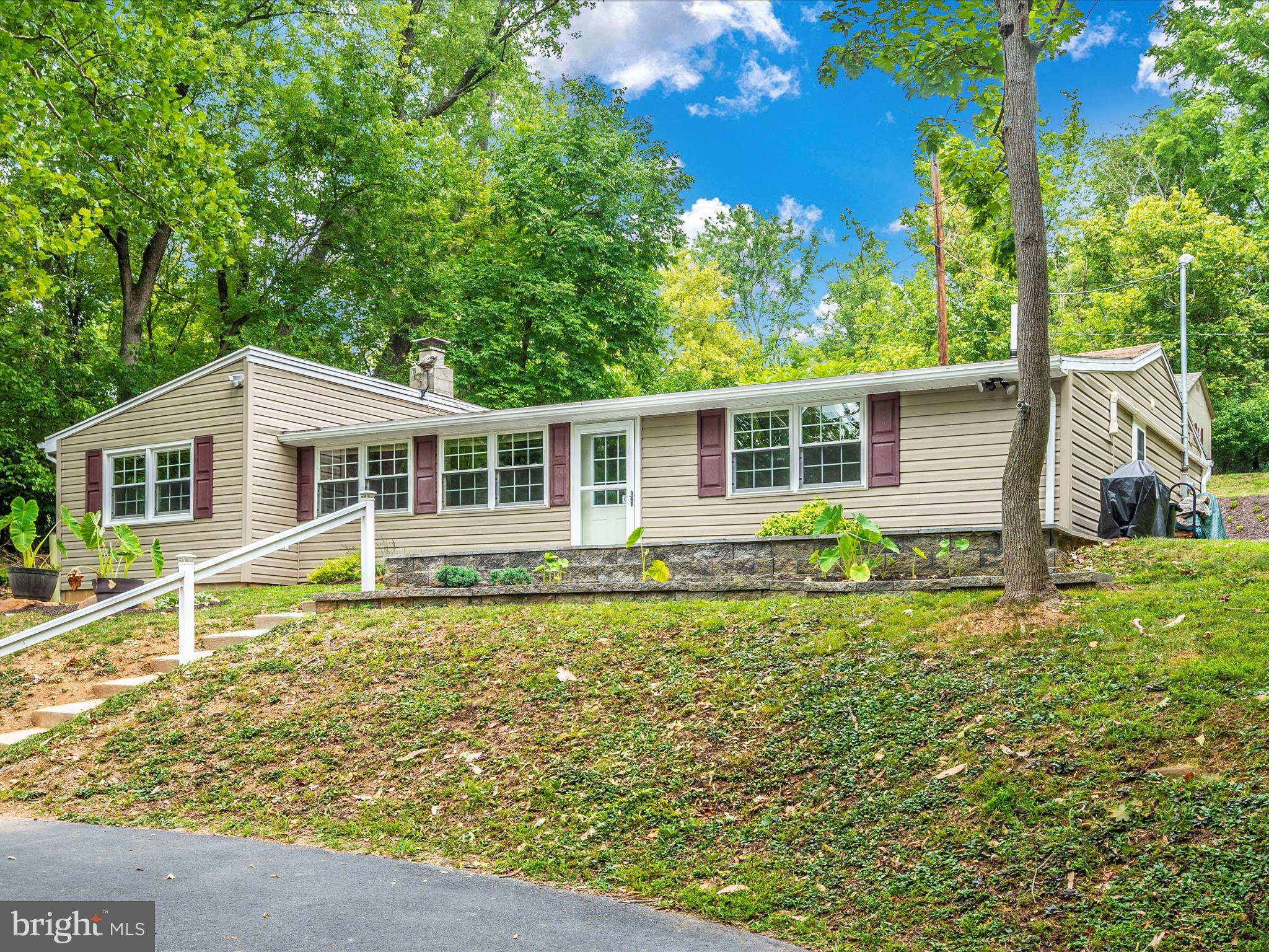 10768 Dam Number 5 Road Clear Spring, MD 21722 - Photo 4 of 65 Inviting Cottage!
