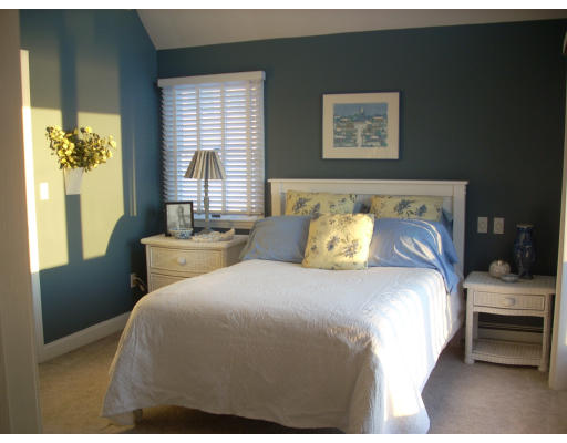 131 Newport Road Hull, MA 02045 - Photo 11 of 24 Gallery Image 11