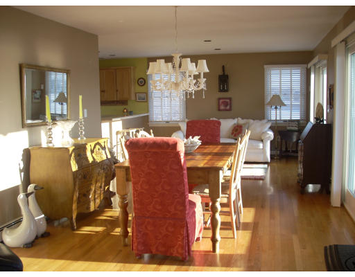 131 Newport Road Hull, MA 02045 - Photo 5 of 24 Gallery Image 5