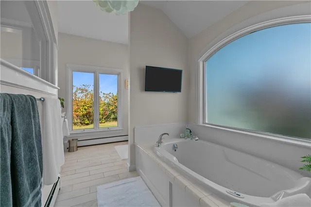 $3,000,000 | 1350 Anthony Road, Portsmouth, RI 02871