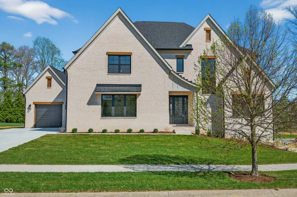 $899,000 | 1713 Deer Creek Way, Columbus, IN 47201