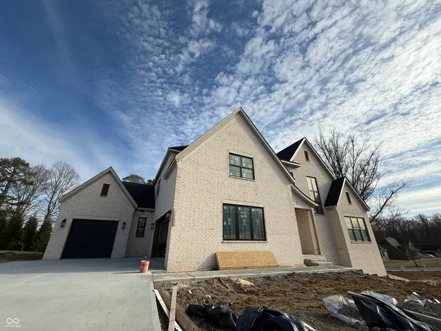 $899,000 | 1713 Deer Creek Way, Columbus, IN 47201