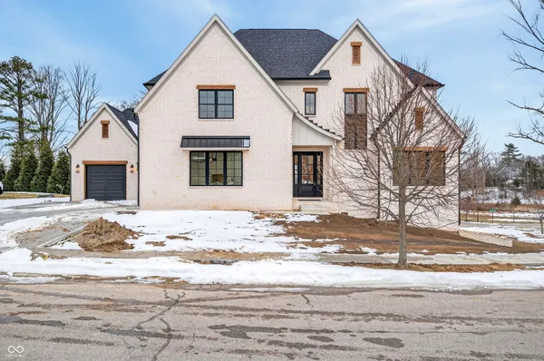 $899,000 | 1713 Deer Creek Way, Columbus, IN 47201