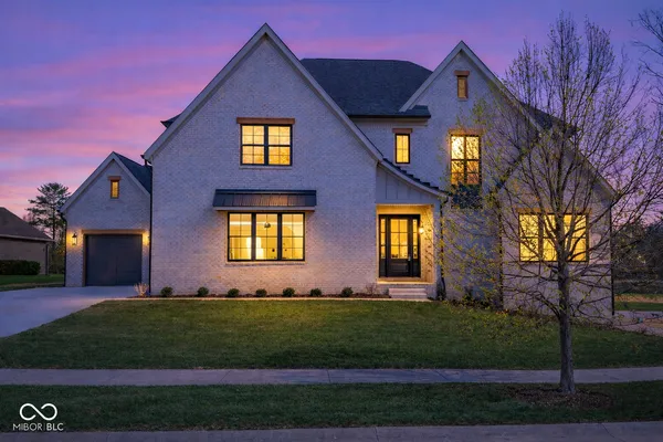 $899,000 | 1713 Deer Creek Way, Columbus, IN 47201