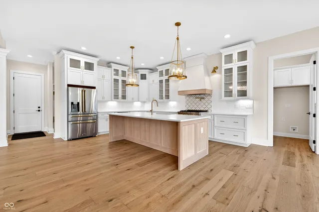 $899,000 | 1713 Deer Creek Way, Columbus, IN 47201