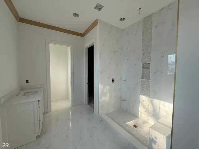 $899,000 | 1713 Deer Creek Way, Columbus, IN 47201