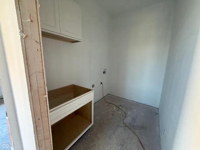 $899,000 | 1713 Deer Creek Way, Columbus, IN 47201