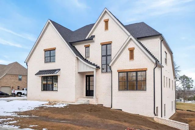 $899,000 | 1713 Deer Creek Way, Columbus, IN 47201