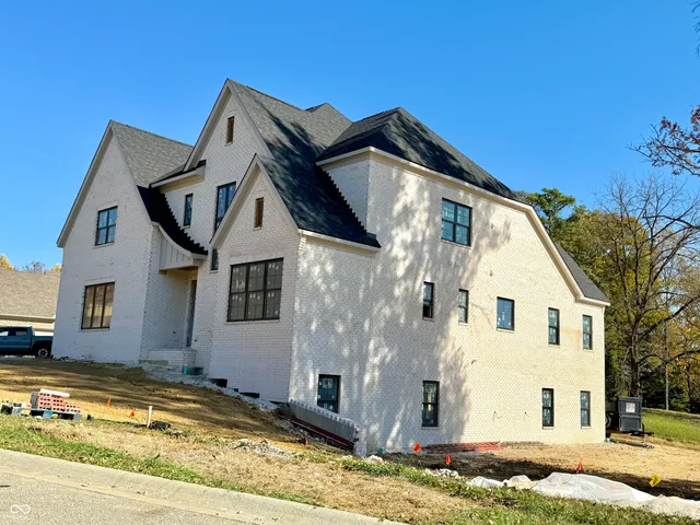 $899,000 | 1713 Deer Creek Way, Columbus, IN 47201