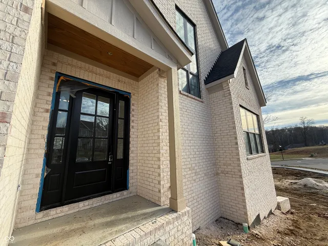 $899,000 | 1713 Deer Creek Way, Columbus, IN 47201