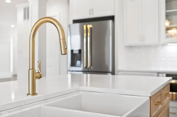 $899,000 | 1713 Deer Creek Way, Columbus, IN 47201