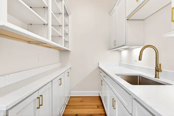 $899,000 | 1713 Deer Creek Way, Columbus, IN 47201