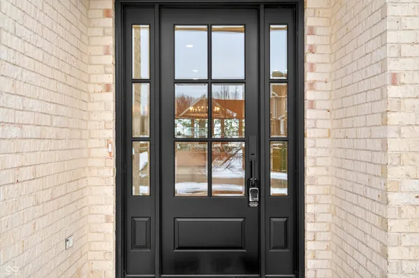 $899,000 | 1713 Deer Creek Way, Columbus, IN 47201