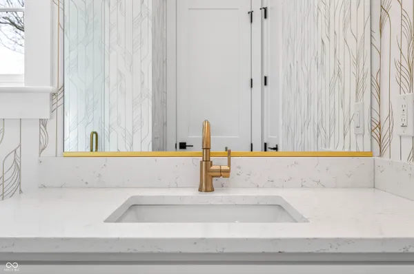 $899,000 | 1713 Deer Creek Way, Columbus, IN 47201