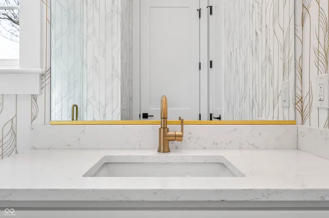 $899,000 | 1713 Deer Creek Way, Columbus, IN 47201