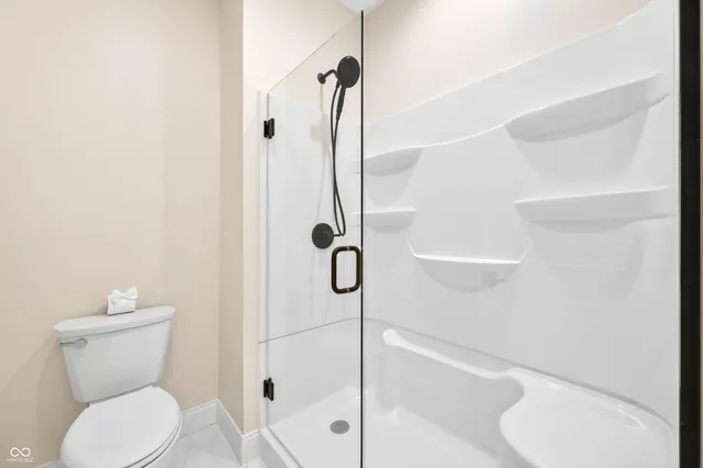 $899,000 | 1713 Deer Creek Way, Columbus, IN 47201