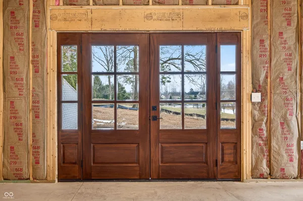 $899,000 | 1713 Deer Creek Way, Columbus, IN 47201