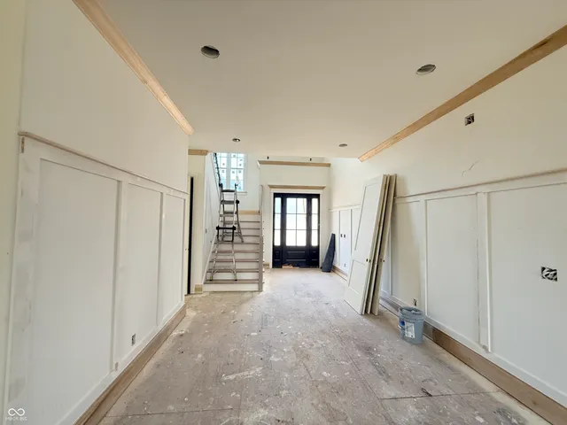 $899,000 | 1713 Deer Creek Way, Columbus, IN 47201