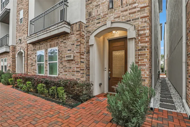 $519,900 | 2810 Princeton Street, Houston, TX 77009