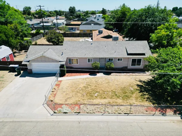 $349,900 | 2081 East Stockham Avenue, Tulare, CA 93274