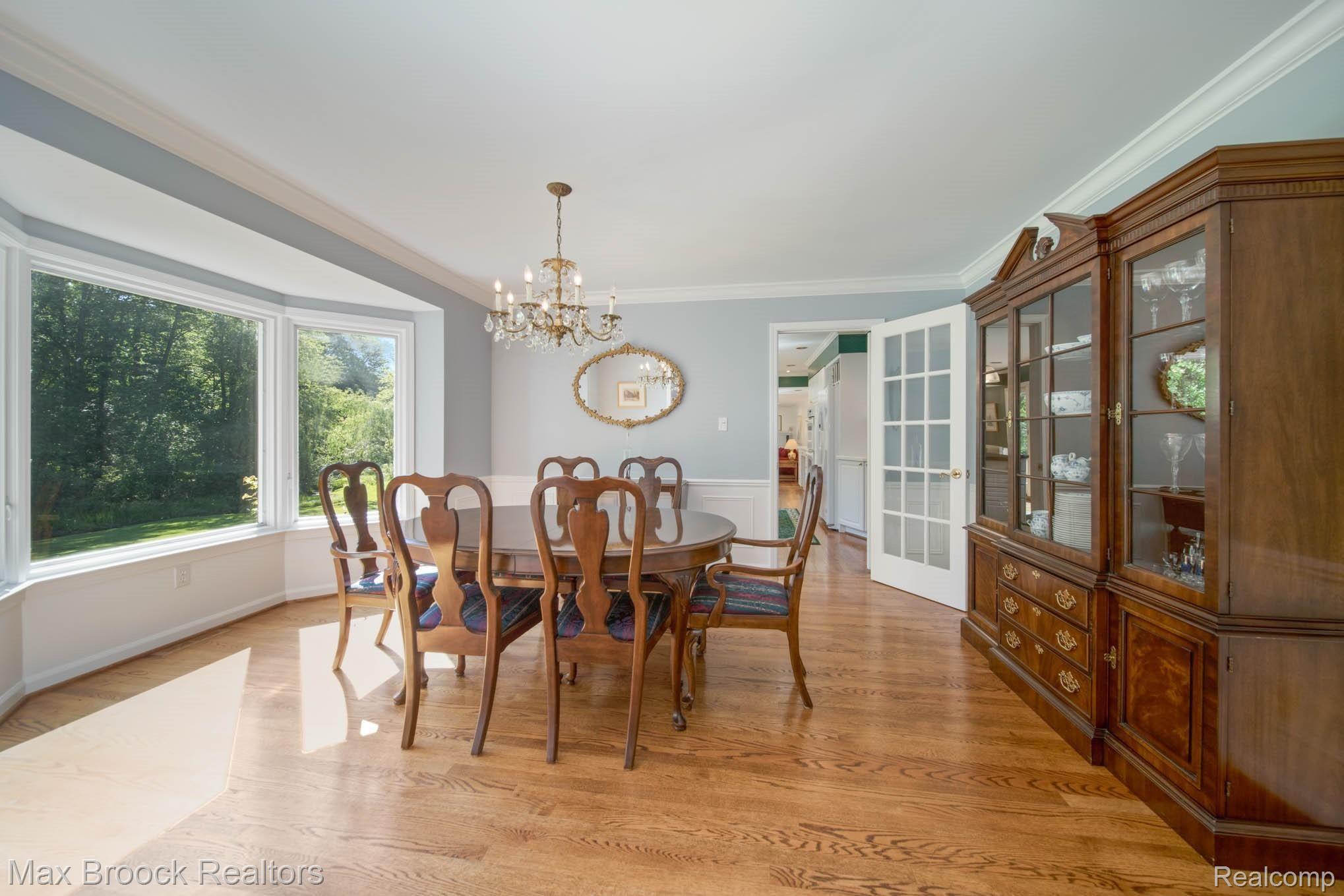 582 Overbrook Road Bloomfield Hills, MI 48302 - Photo 10 of 56 582 Overbrook_60.jpg