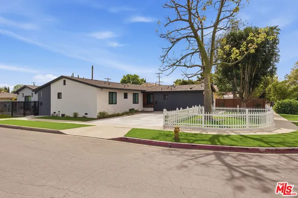 $1,749,000 | 6724 Hesperia Avenue, Reseda, CA 91335