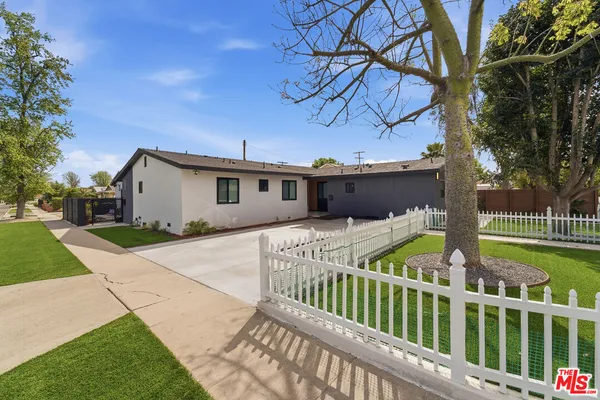 $1,749,000 | 6724 Hesperia Avenue, Reseda, CA 91335