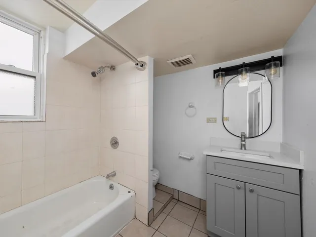 $183,000 | 238 West 31st Street, Unit 4W, Chicago, IL 60616