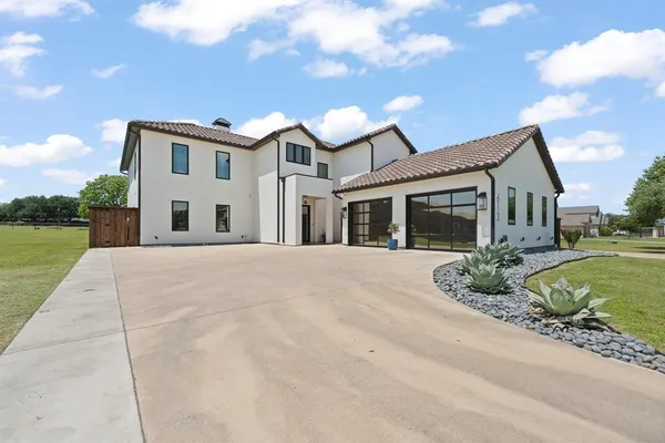 $1,174,000 | 613 Wildcat Way, Kennedale, TX 76060