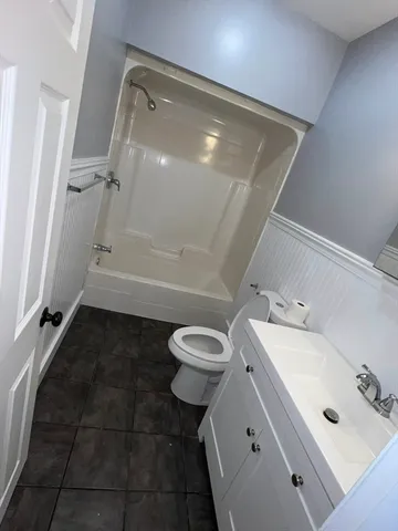 $1,900 | 171 Crapo Street, Unit 3, New Bedford, MA 02744