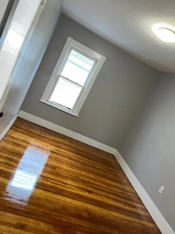 $1,900 | 171 Crapo Street, Unit 3, New Bedford, MA 02744