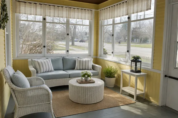 $261,000 | 711 Bluff City Boulevard, Elgin, IL 60120