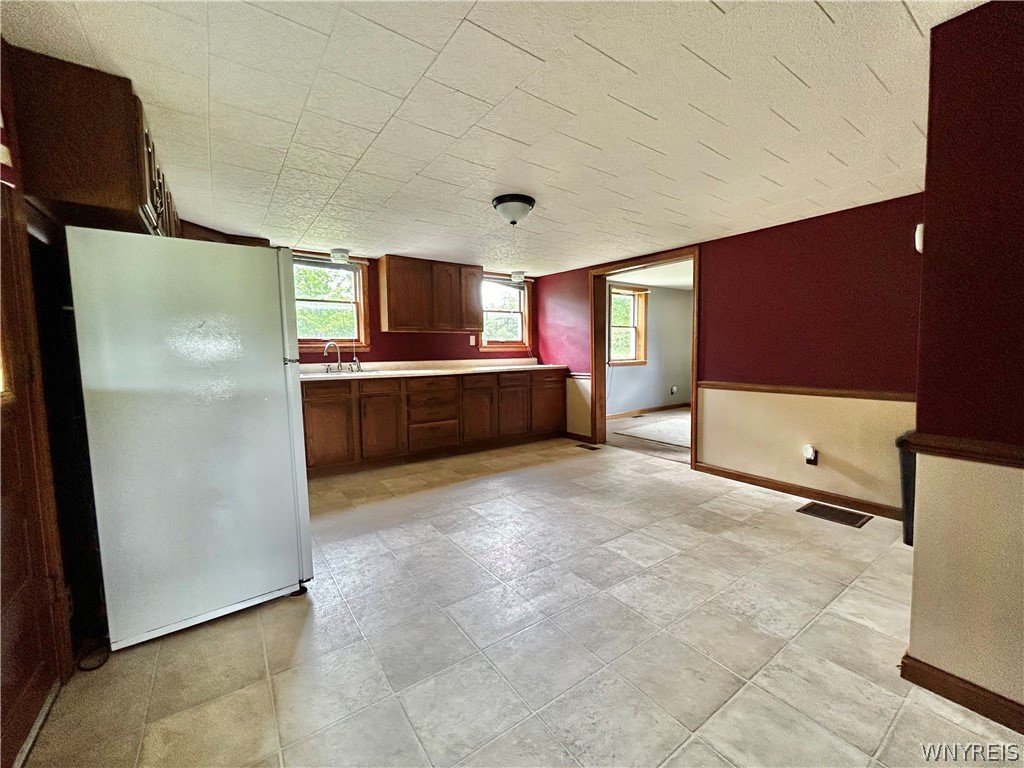 10920 Mckinstry Road Yorkshire, NY 14042 - Photo 5 of 20