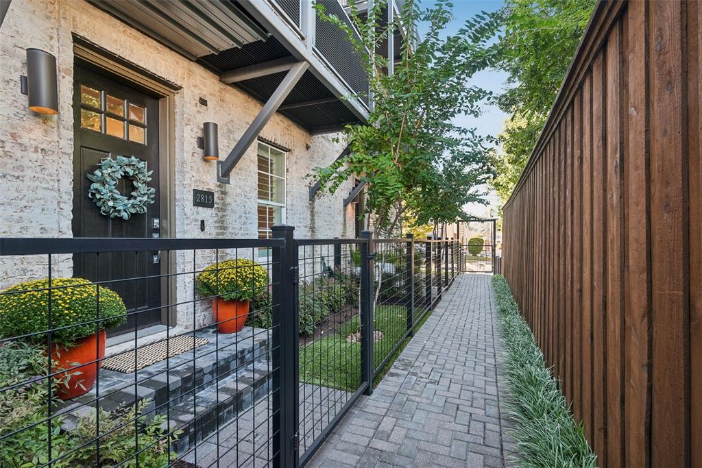 2815 Lynlock Court Dallas, TX 75219 - Photo 35 of 39 a view of a porch