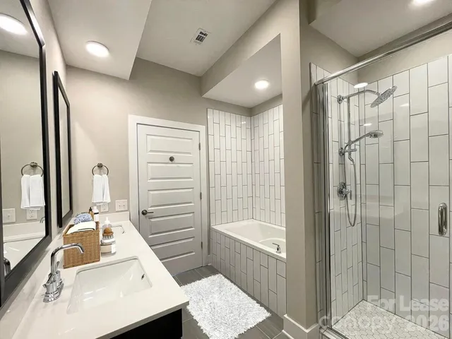 $4,118 | 500 West Trade Street, Unit C2 T, Charlotte, NC 28202