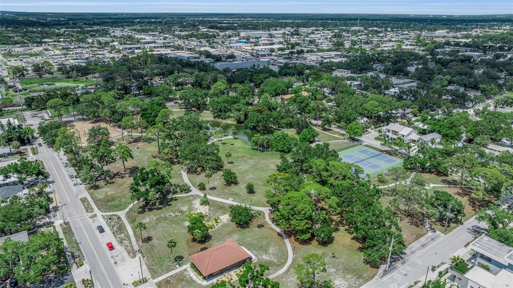 1817 6th Street Sarasota, FL 34236 - Photo 9 of 63